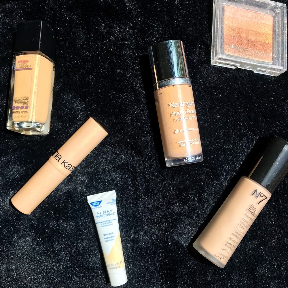 Makeup Bundle 💌💕 - Picture 1 of 7